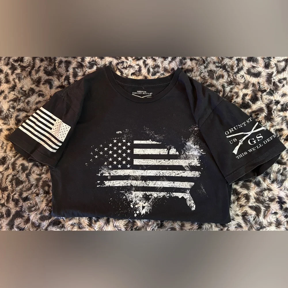 GRUNT STYLE medium T-shirt with distressed  flag - Picture 2 of 14
